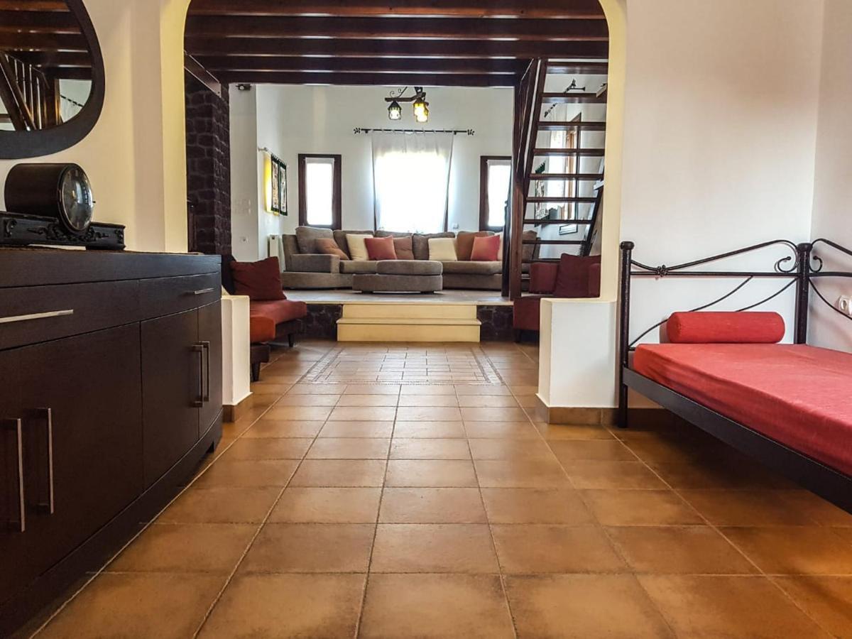 Sunshine House For 9, Cozy Set Up,Verandas, Sea View. Karterados  Exterior foto